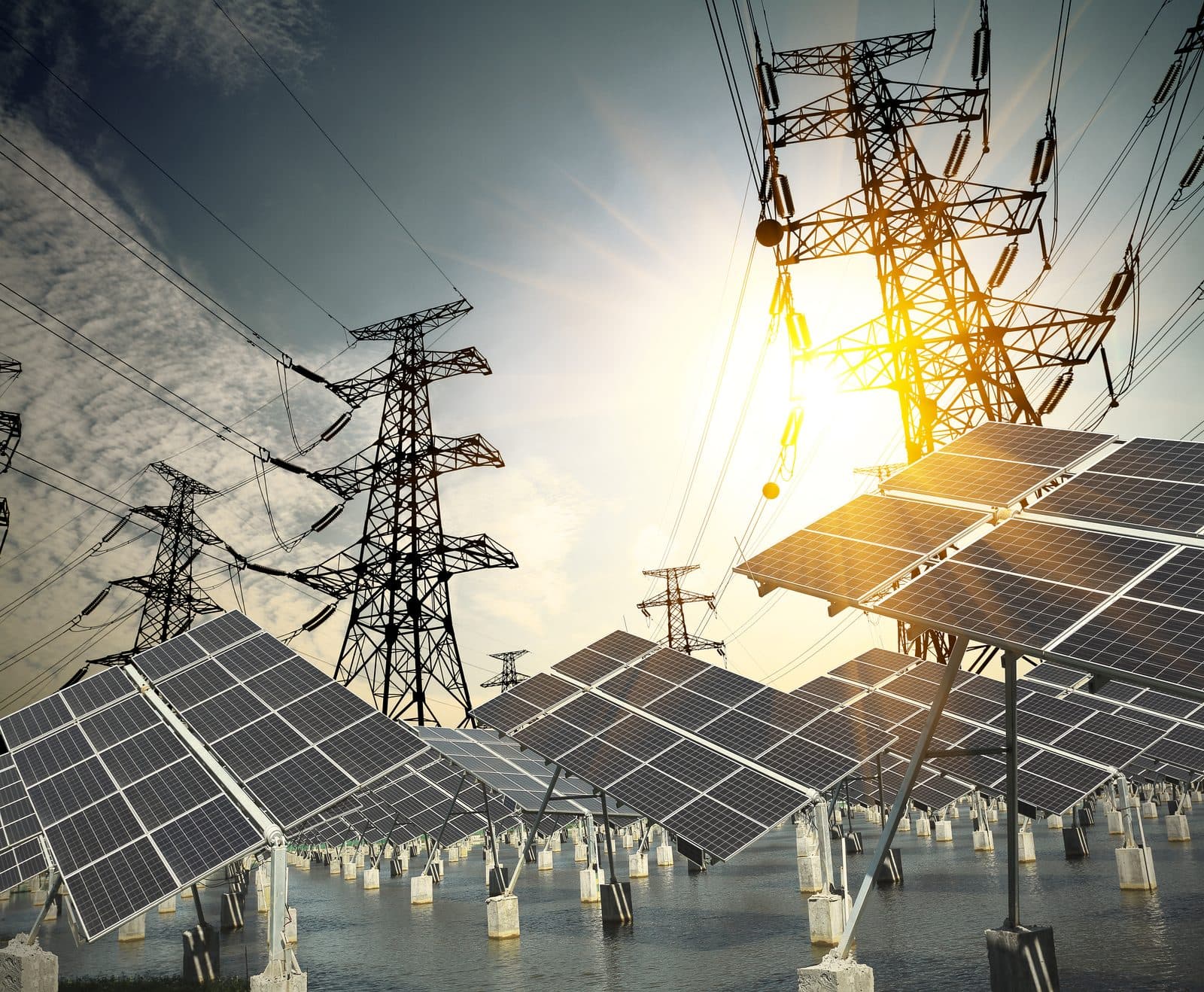 Enerji iletim hatları ve güneş panelleri